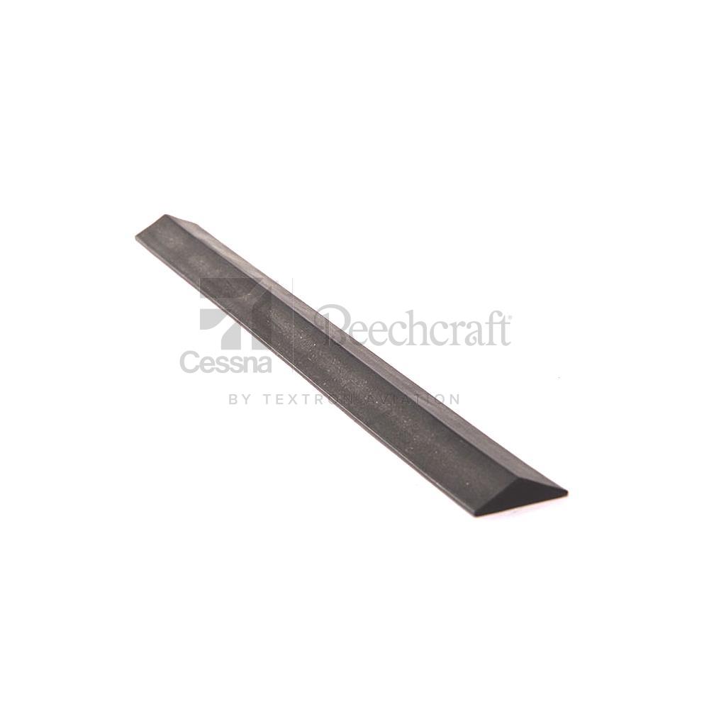 130421-007-84|EXTRUSION-STALL STRIP, RUBBER